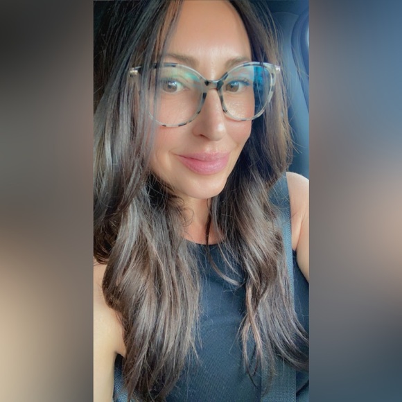 Meet your Posher, Jenn - Picture 4 of 13